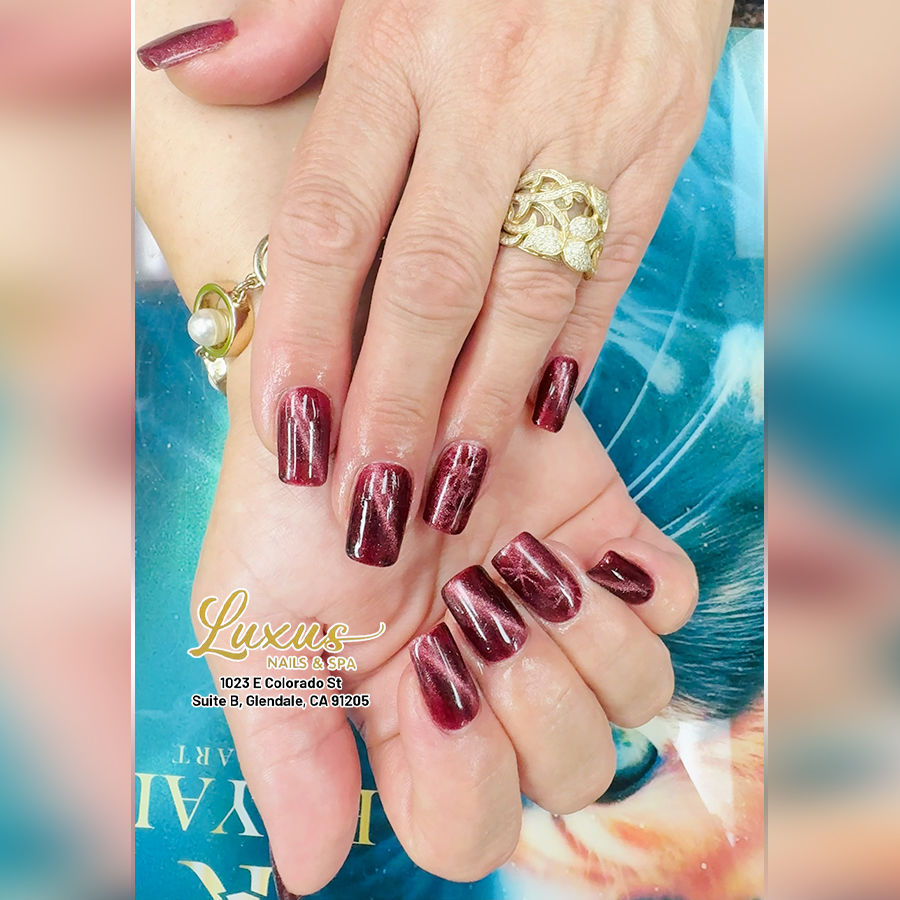 Christmas Nails That Sparkle All Season at Luxus Nail Spa